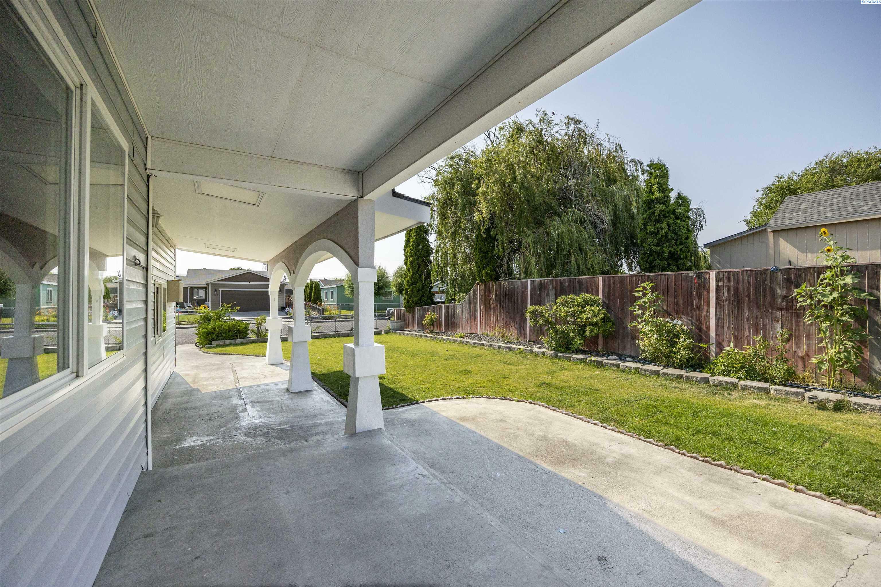 Property Photo: 427 N Owen Ave WA 99301