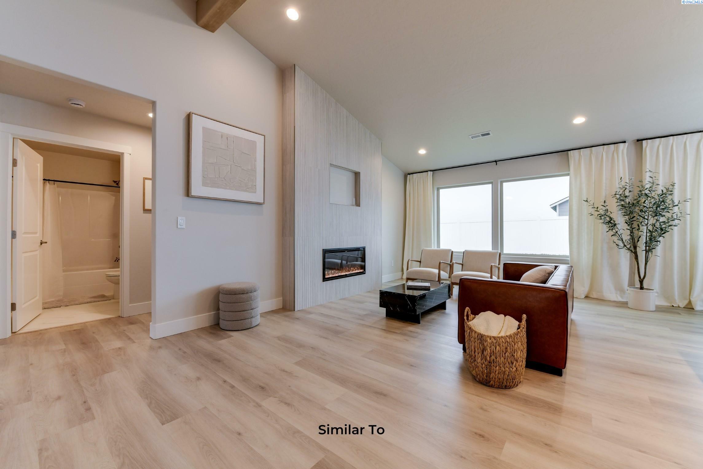 Property Photo: 1613 Castlewood Ct WA 98930