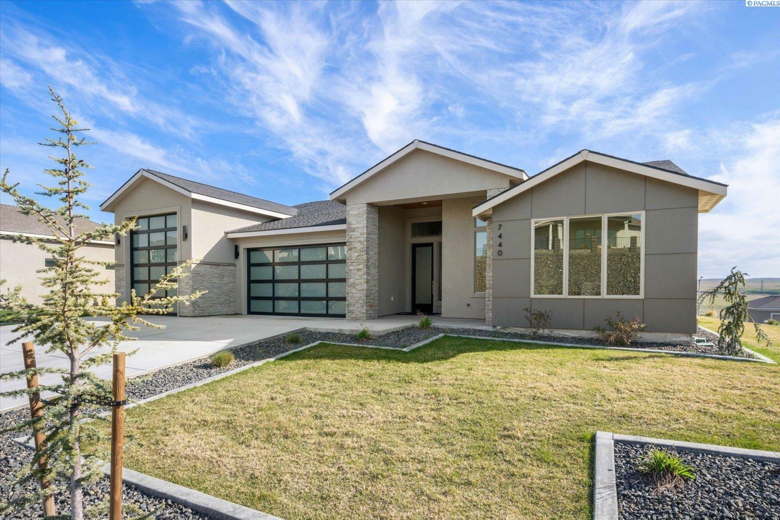 7440 W 22nd Place  Kennewick WA 99337 photo
