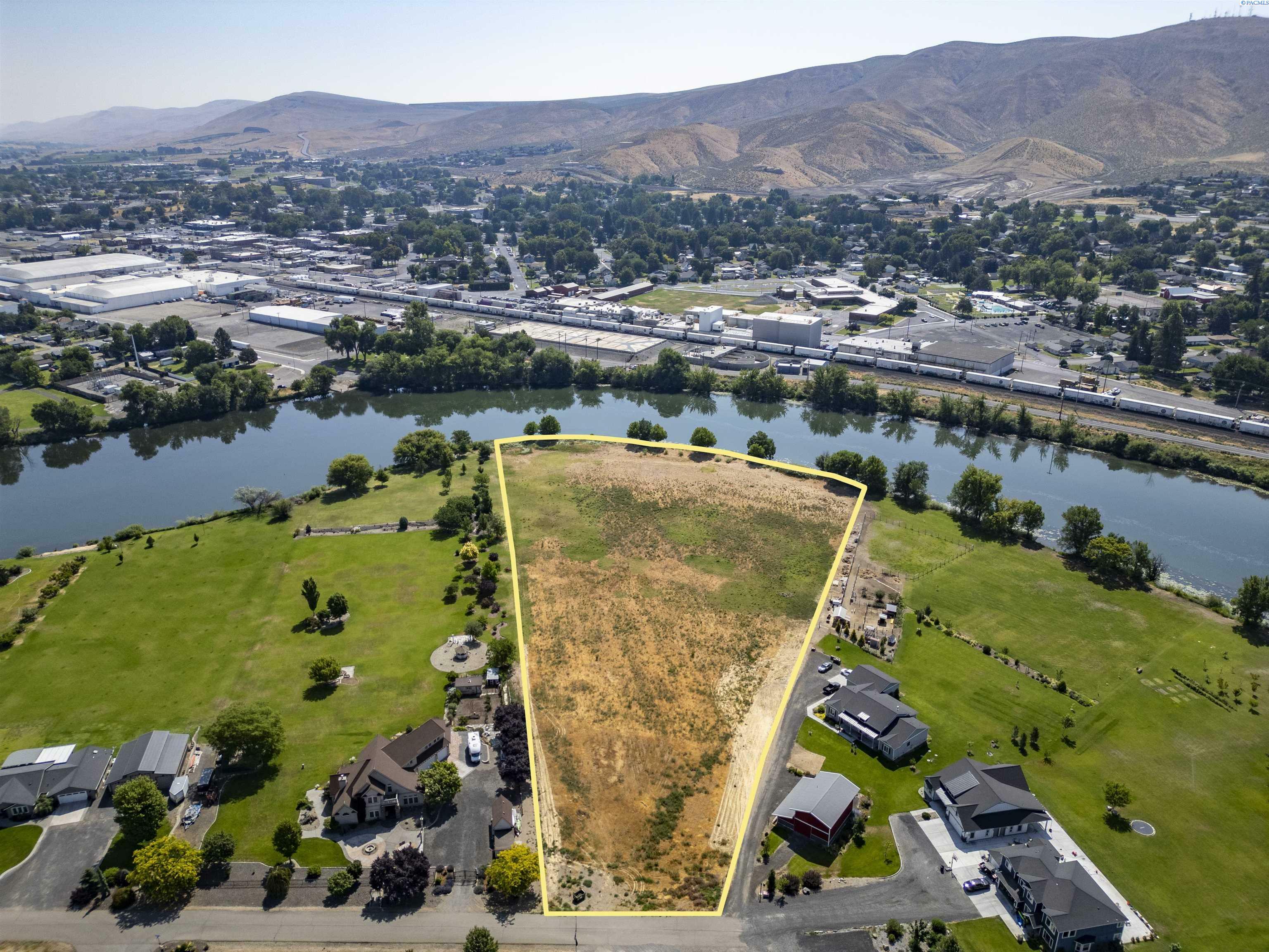 Property Photo: 723 S 1366 Pr SW WA 99350