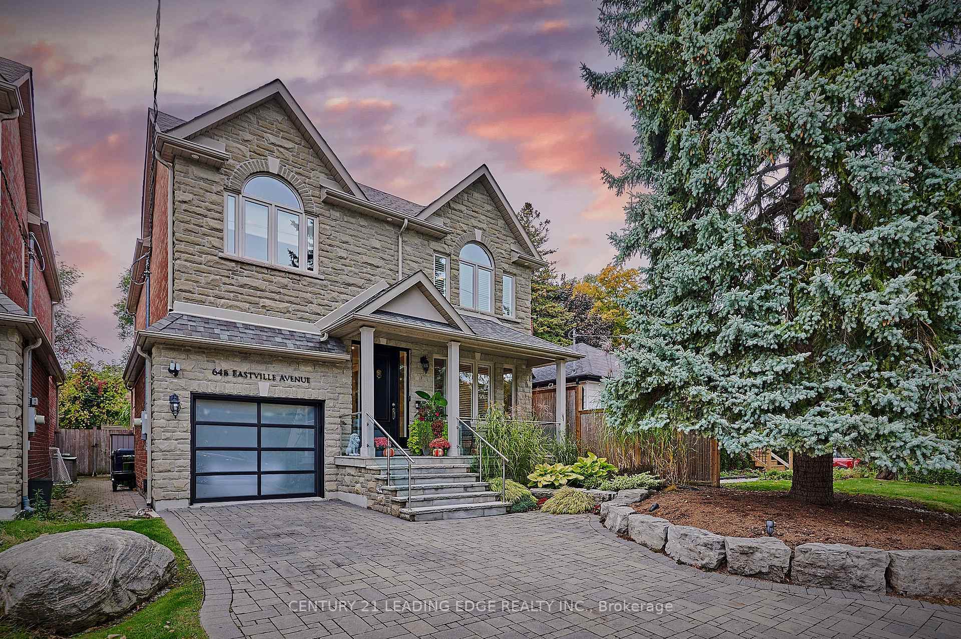 Photo de la propriété: 64B Eastville Avenue ON M1M 2N9