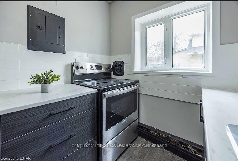 Property Photo:  871 Adelaide Street 306  ON N5Y 2M2 