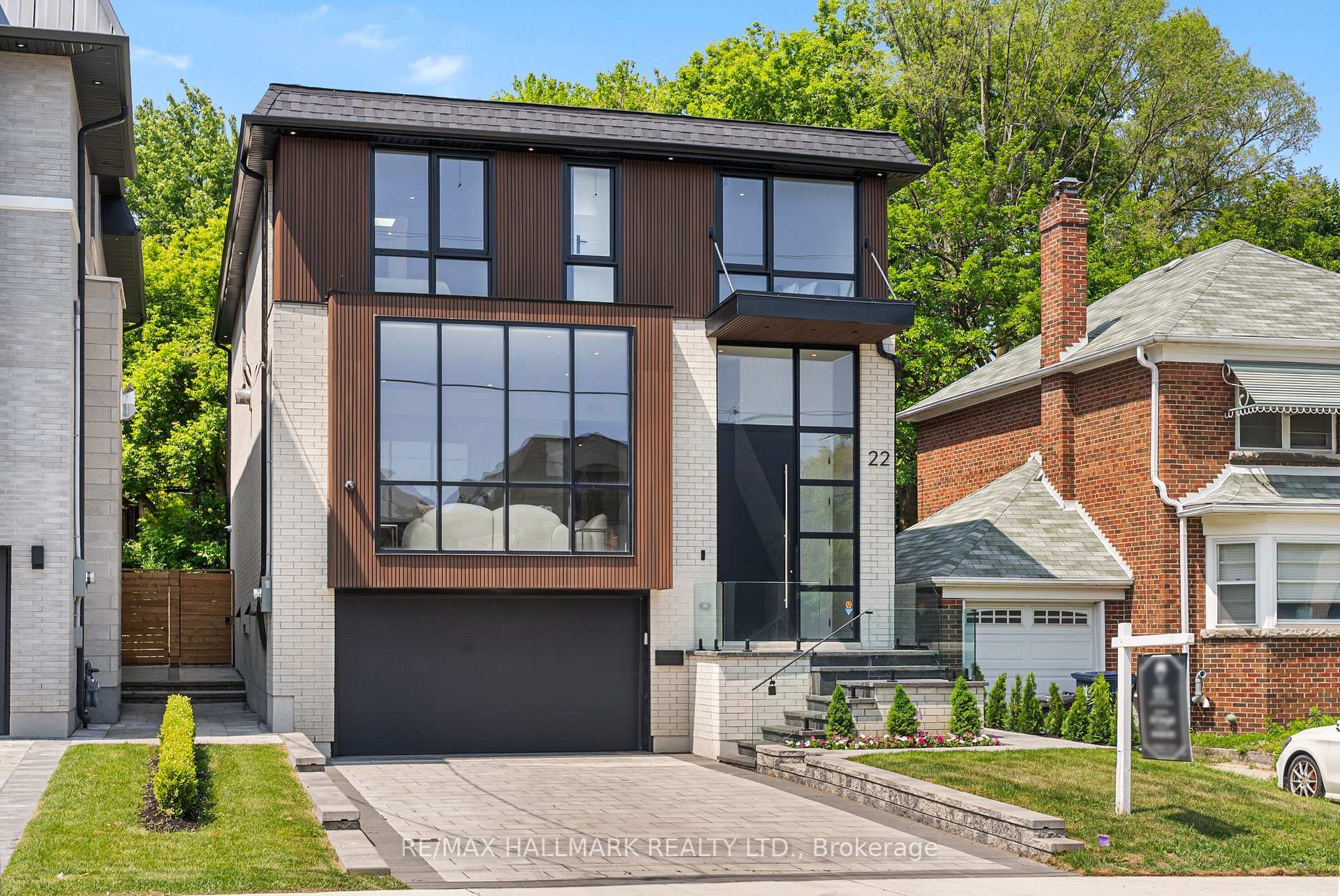 Property Photo: 22 Divadale Drive ON M4G 2N9