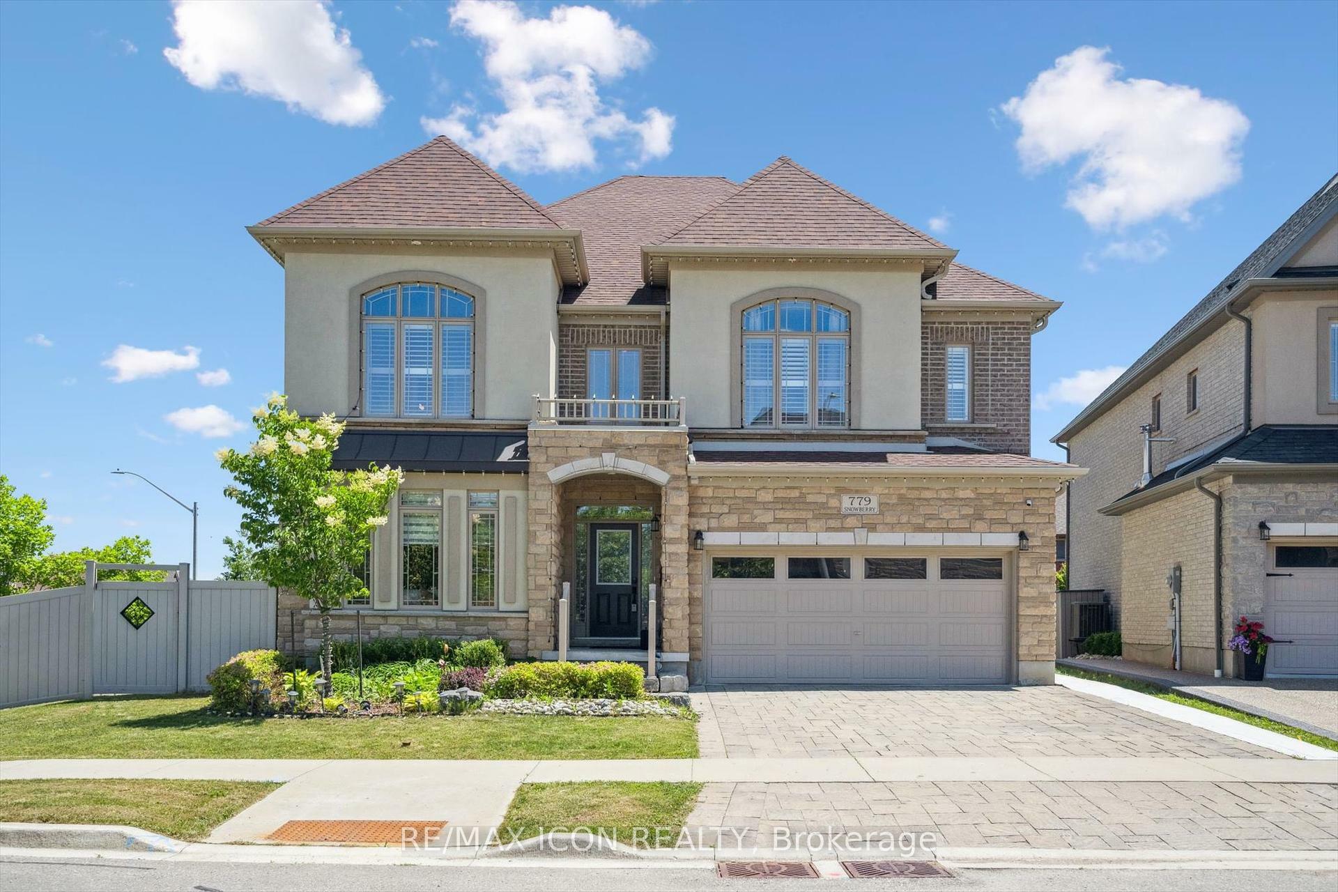 Property Photo: 779 Snowberry Court MI N2V 0E7