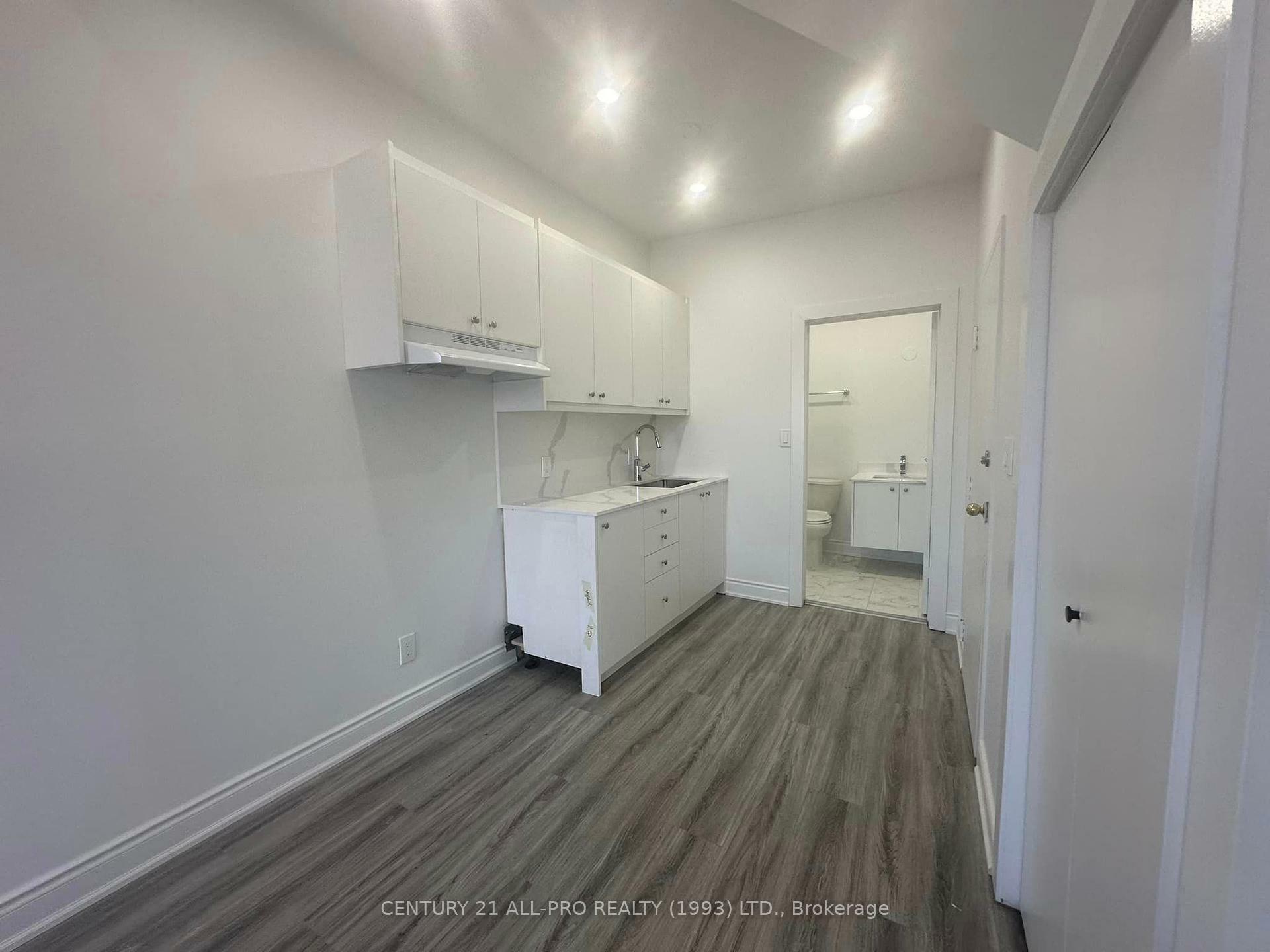 Property Photo: 82 King Street W Unit 4 ON K9A 2M3