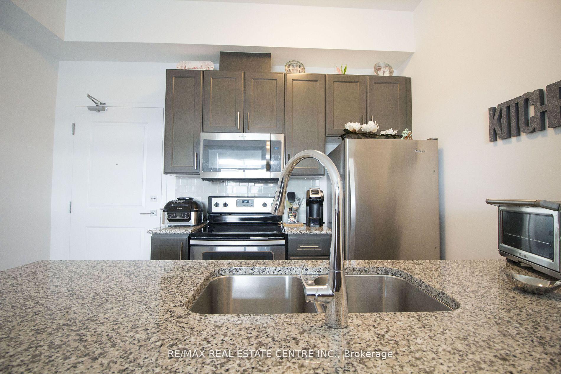 Property Photo: 2486 Old Bronte Road 803 ON L6M 0Y4