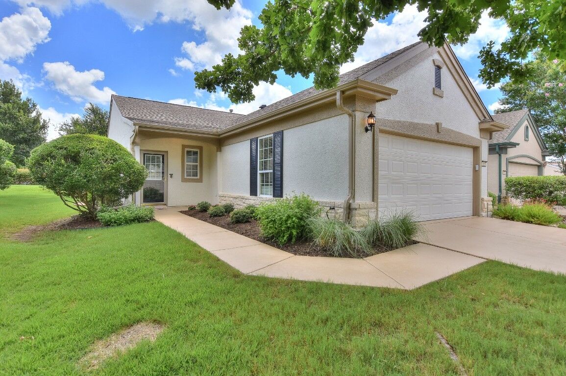 Property Photo:  405 Crockett Loop  TX 78633 