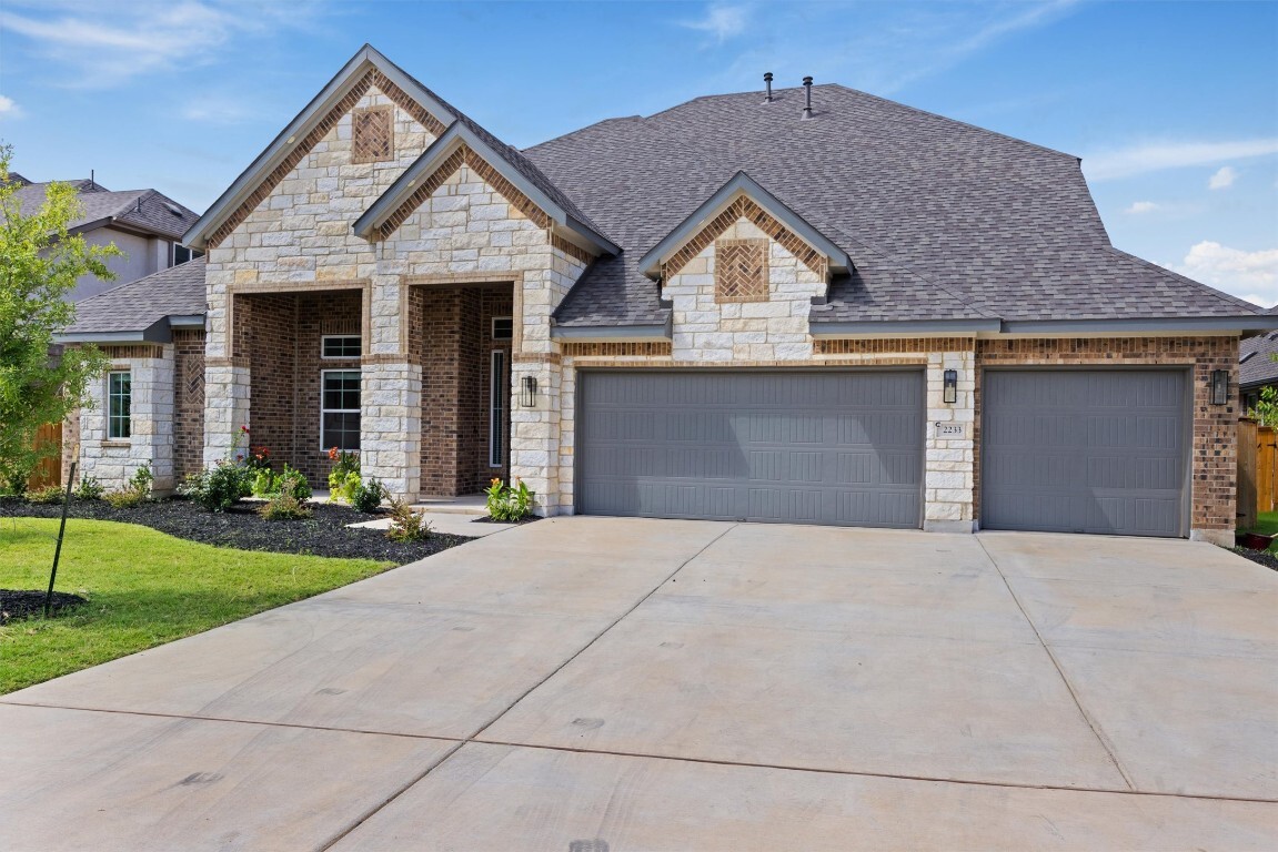 Property Photo: 2233 Bellisa Vista Drive TX 78641