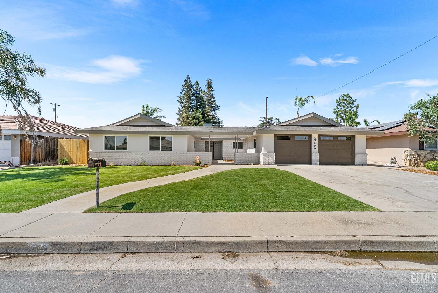 3700 Christmas Tree Lane  Bakersfield CA 93306 photo