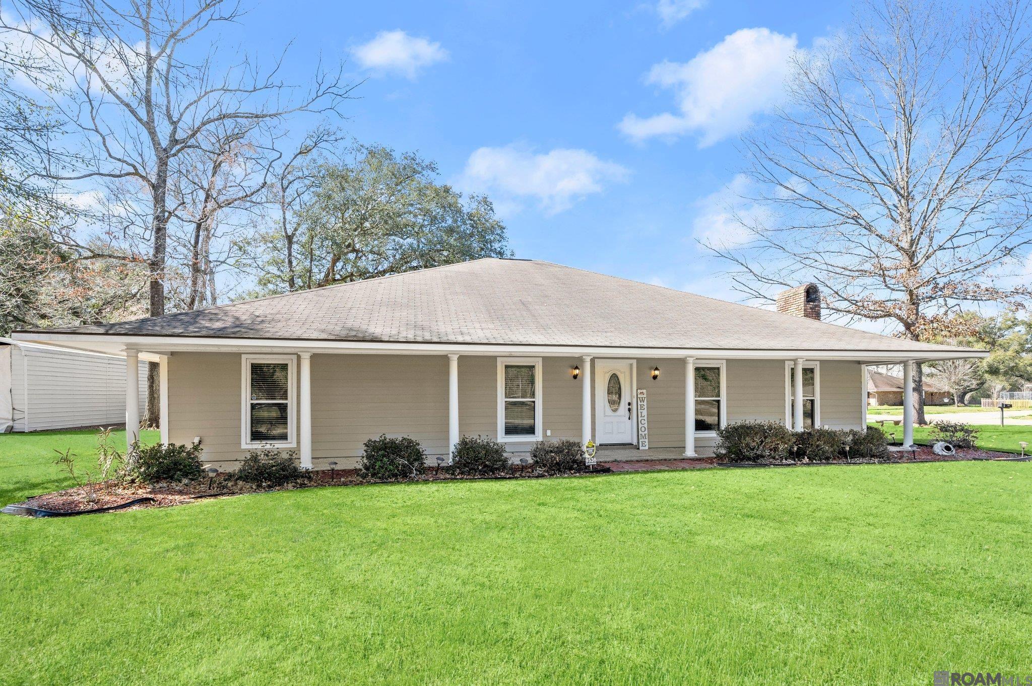 Property Photo:  9536 Shadows End Ave  LA 70818 