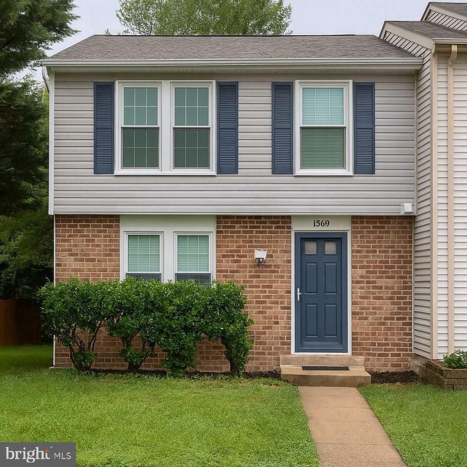 Property Photo: 13639 Clarendon Springs Court VA 20121