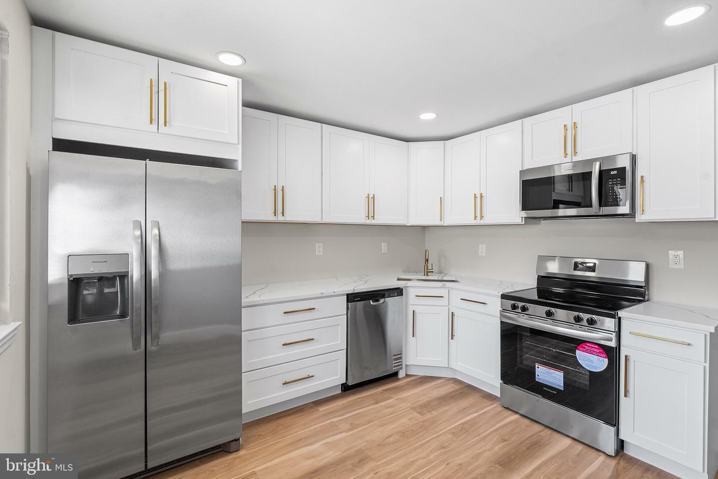 Property Photo: 1104 Mason Run NJ 08021