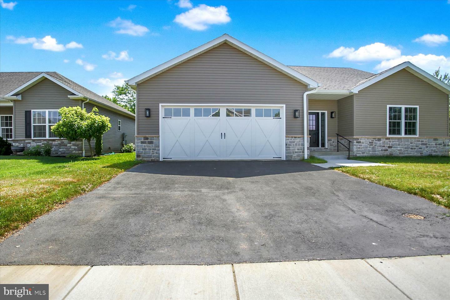 Property Photo: 51 Franklin Dr Franklin Drive PA 17055