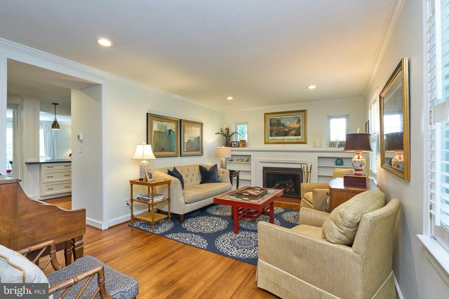 Property Photo: 714 Grand View Drive VA 22305