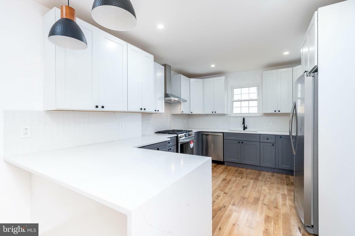 2713 E Huntingdon Street  Philadelphia PA 19125 photo