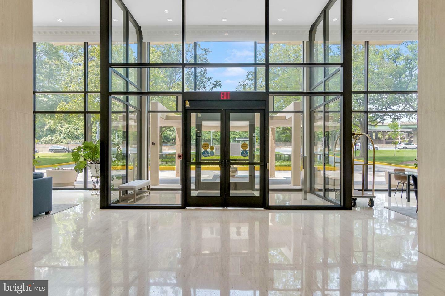 Property Photo:  1300 Army Navy Drive 320  VA 22202 