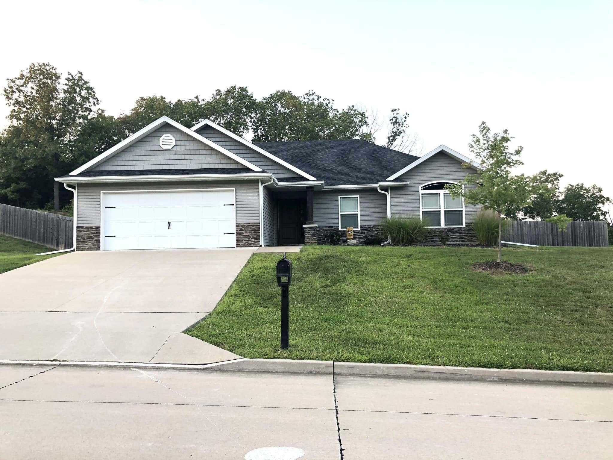 Property Photo: 401 E Honey Ln. MO 65202