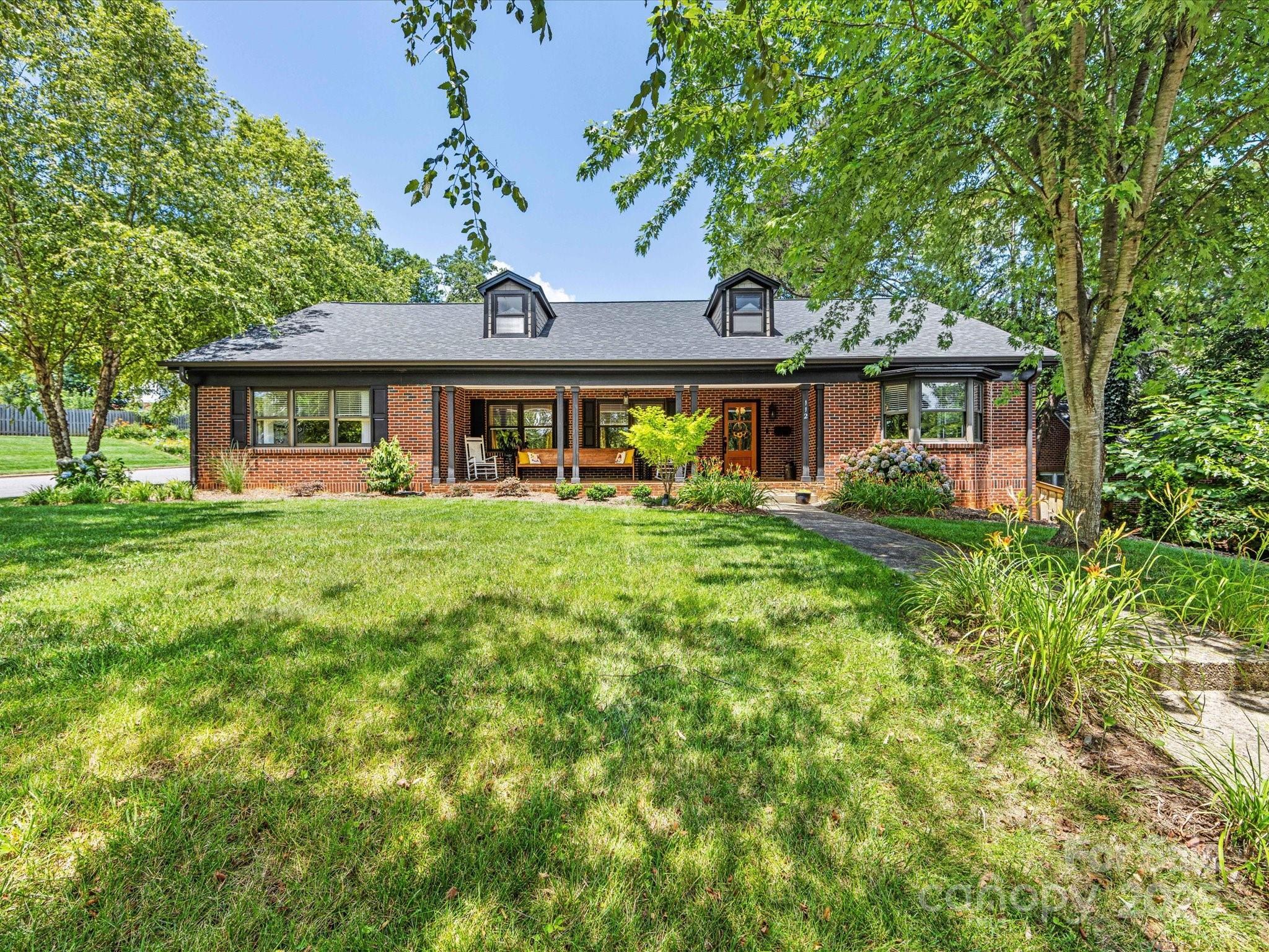 112 8th Avenue NW  Hickory NC 28601 photo