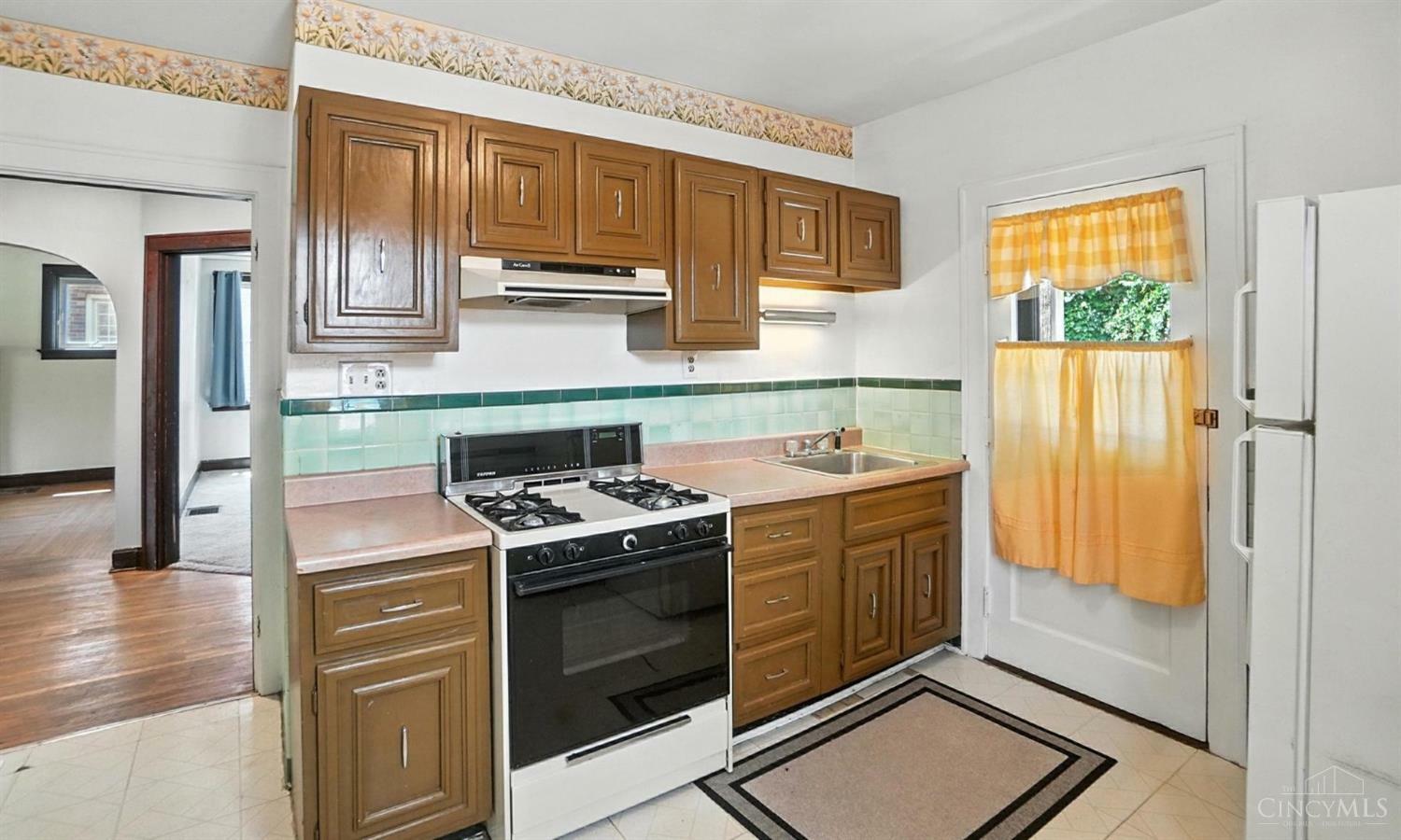 Property Photo: 4643 Joana Place OH 45238