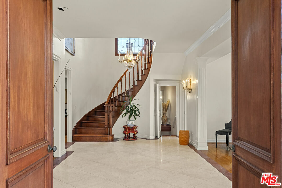 Property Photo: 201 N Palm Dr CA 90210