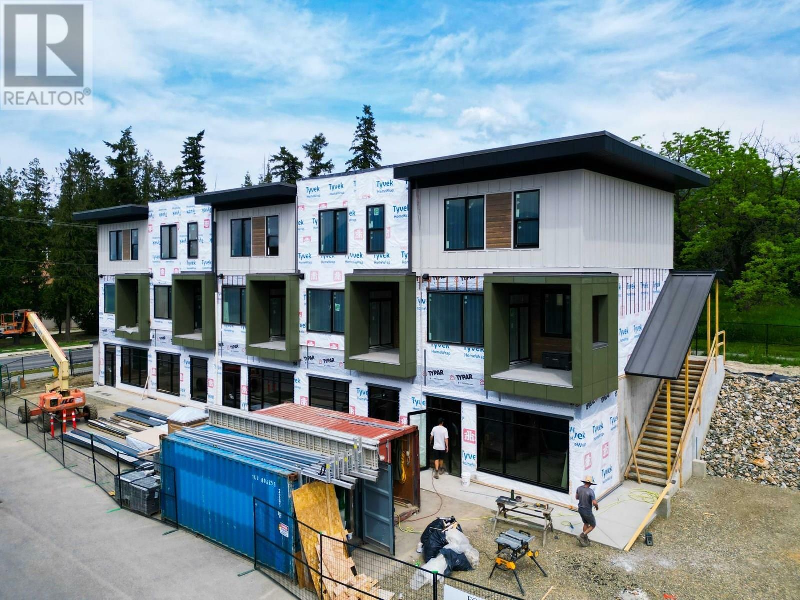 Photo de la propriété: 2110 11 Avenue Northeast BC V1E 2J4