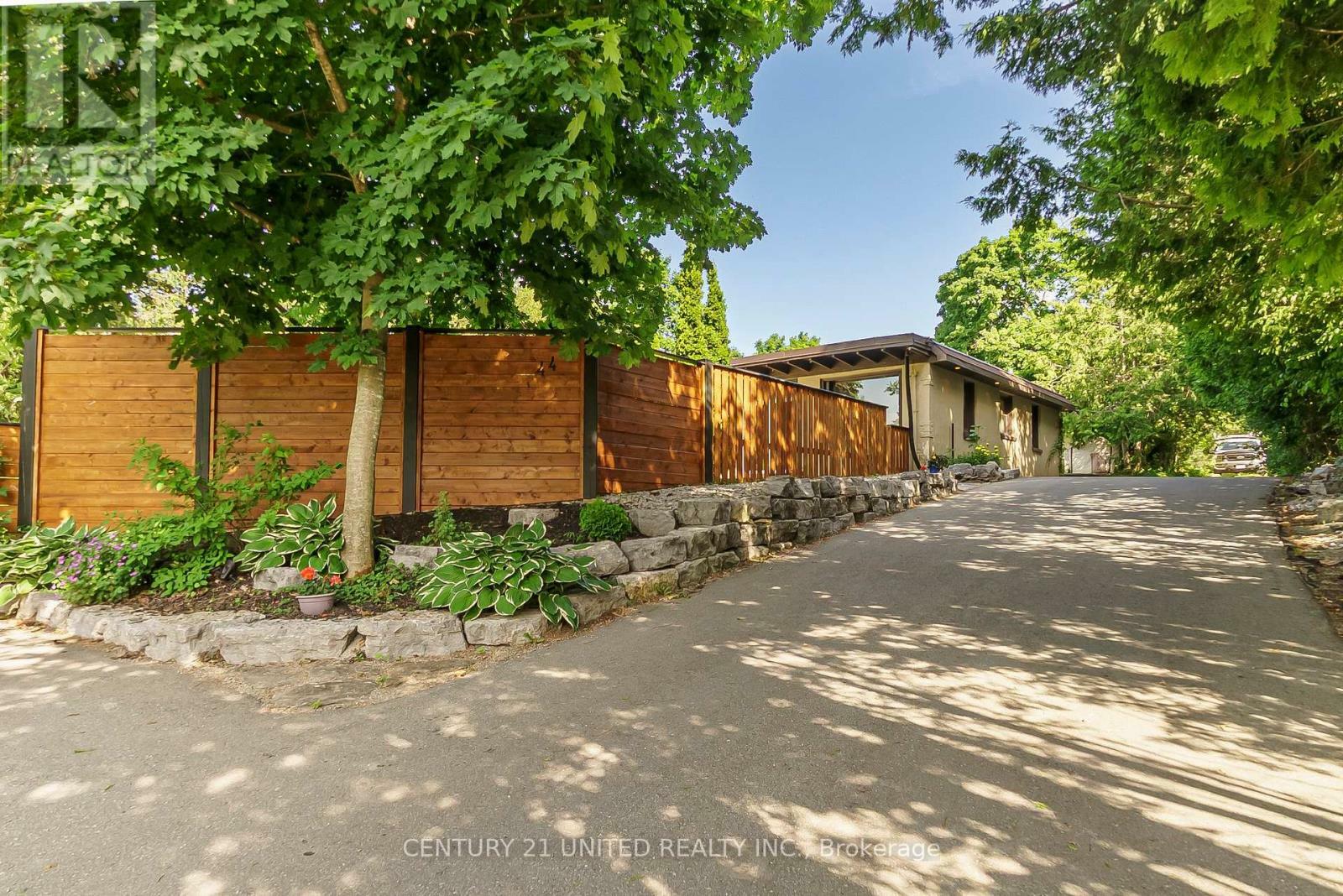 Property Photo: 44 Moorecraig Road ON K9J 6V7