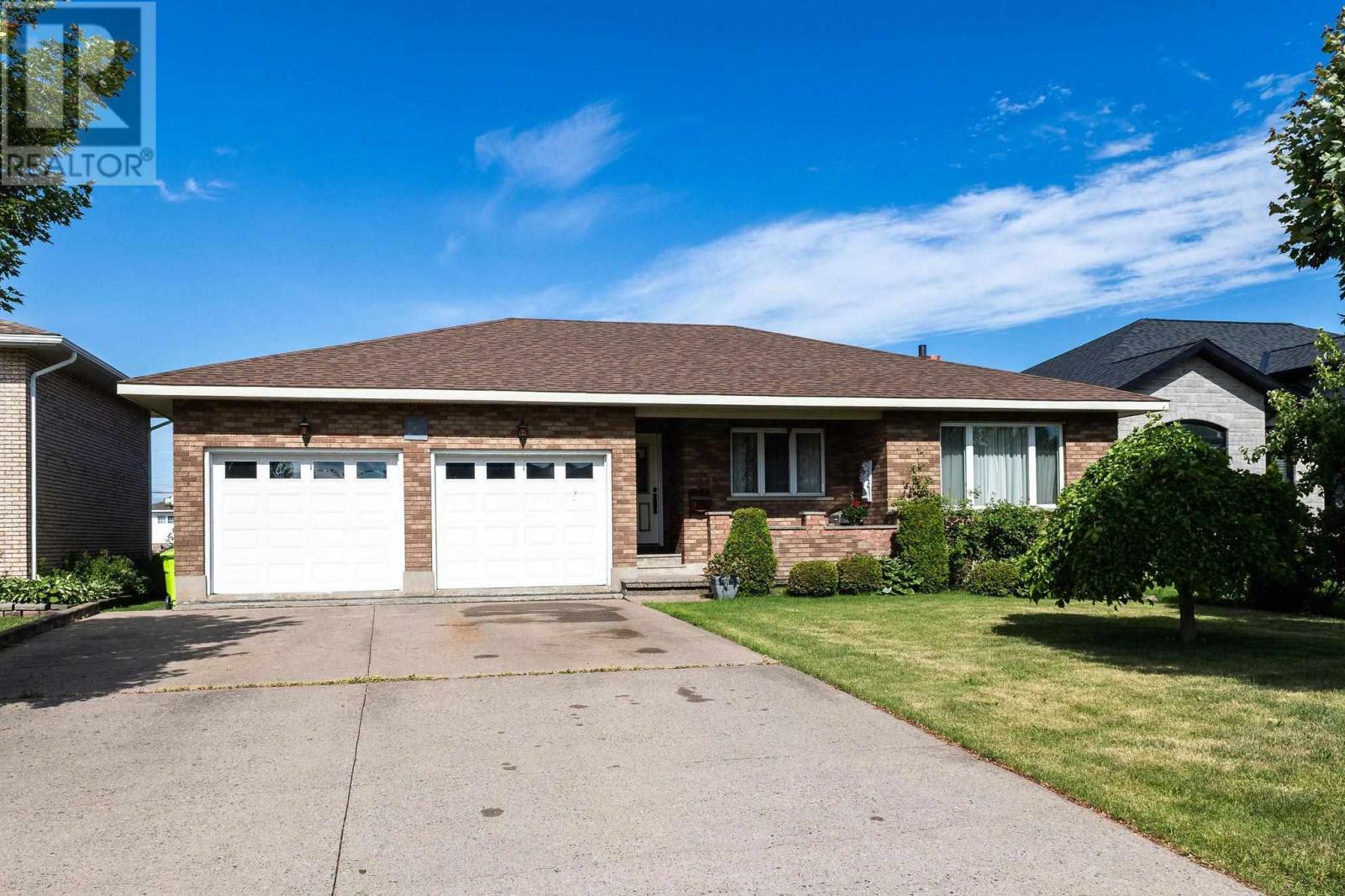Property Photo: 245 Grand Blvd ON P6B 4S9
