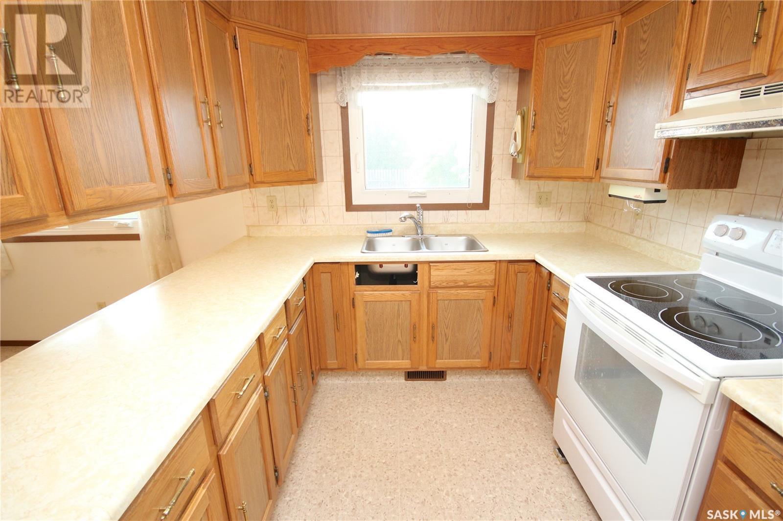 Property Photo: 14 Pinder Street SK S0A 3V0