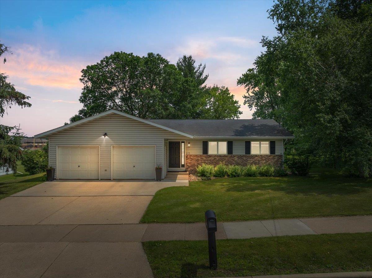 615 North Peach Avenue  Marshfield WI 54449 photo