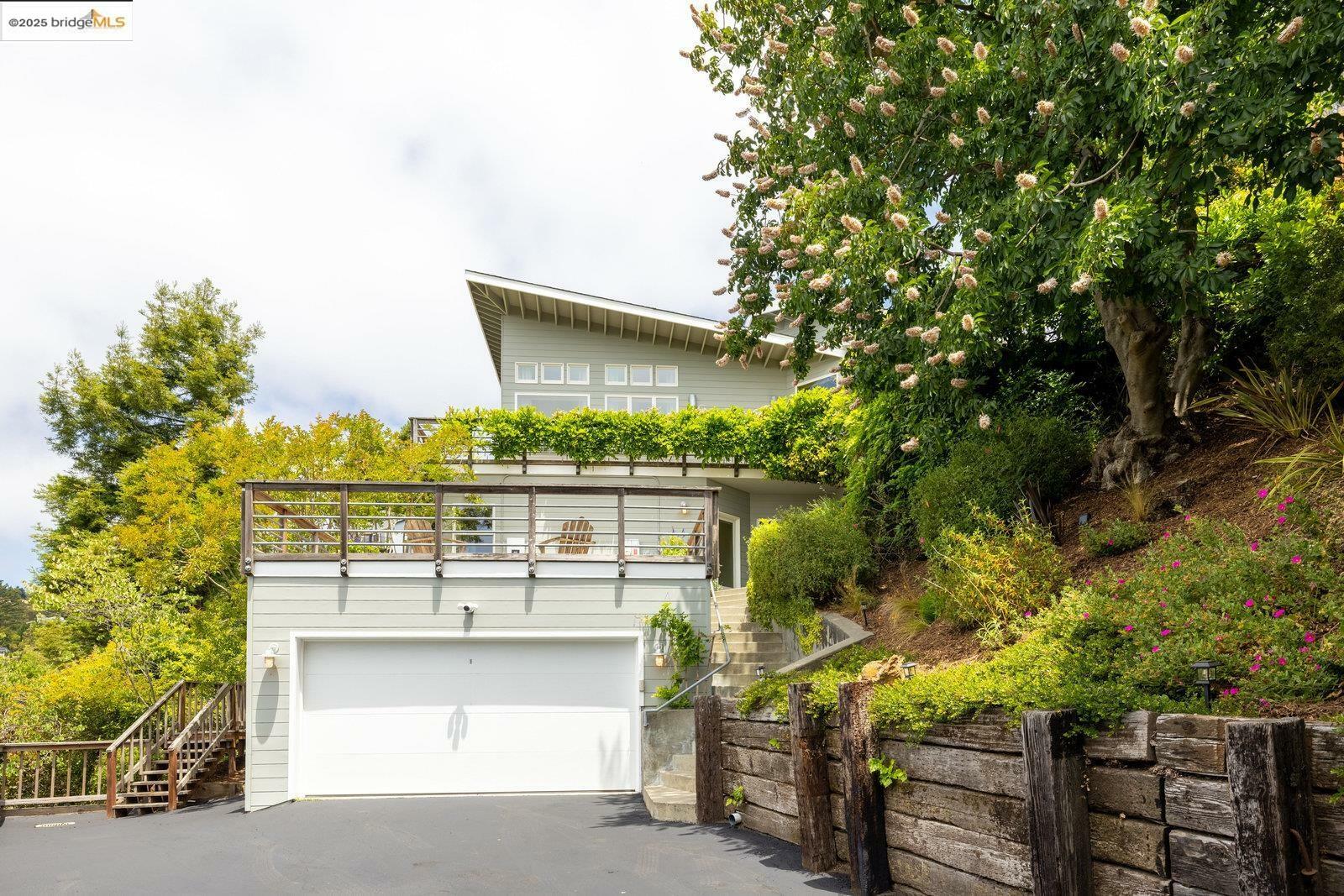 Property Photo:  200 Taurus Ave  CA 94611 