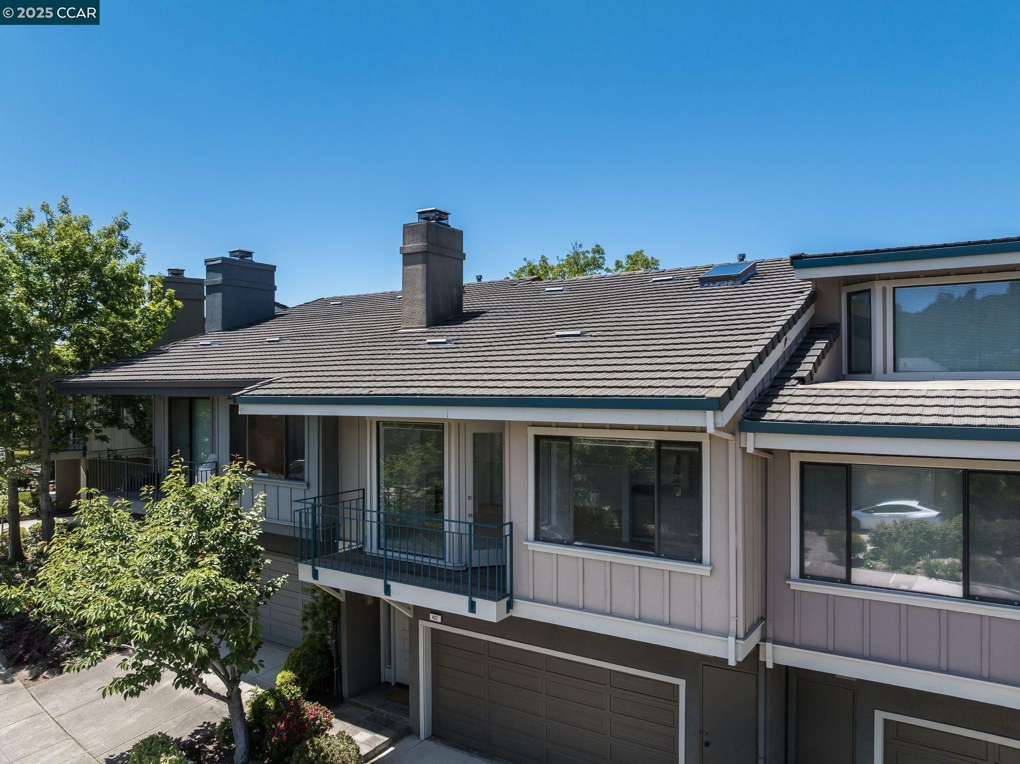 Property Photo: 402 Hiller Dr CA 94618