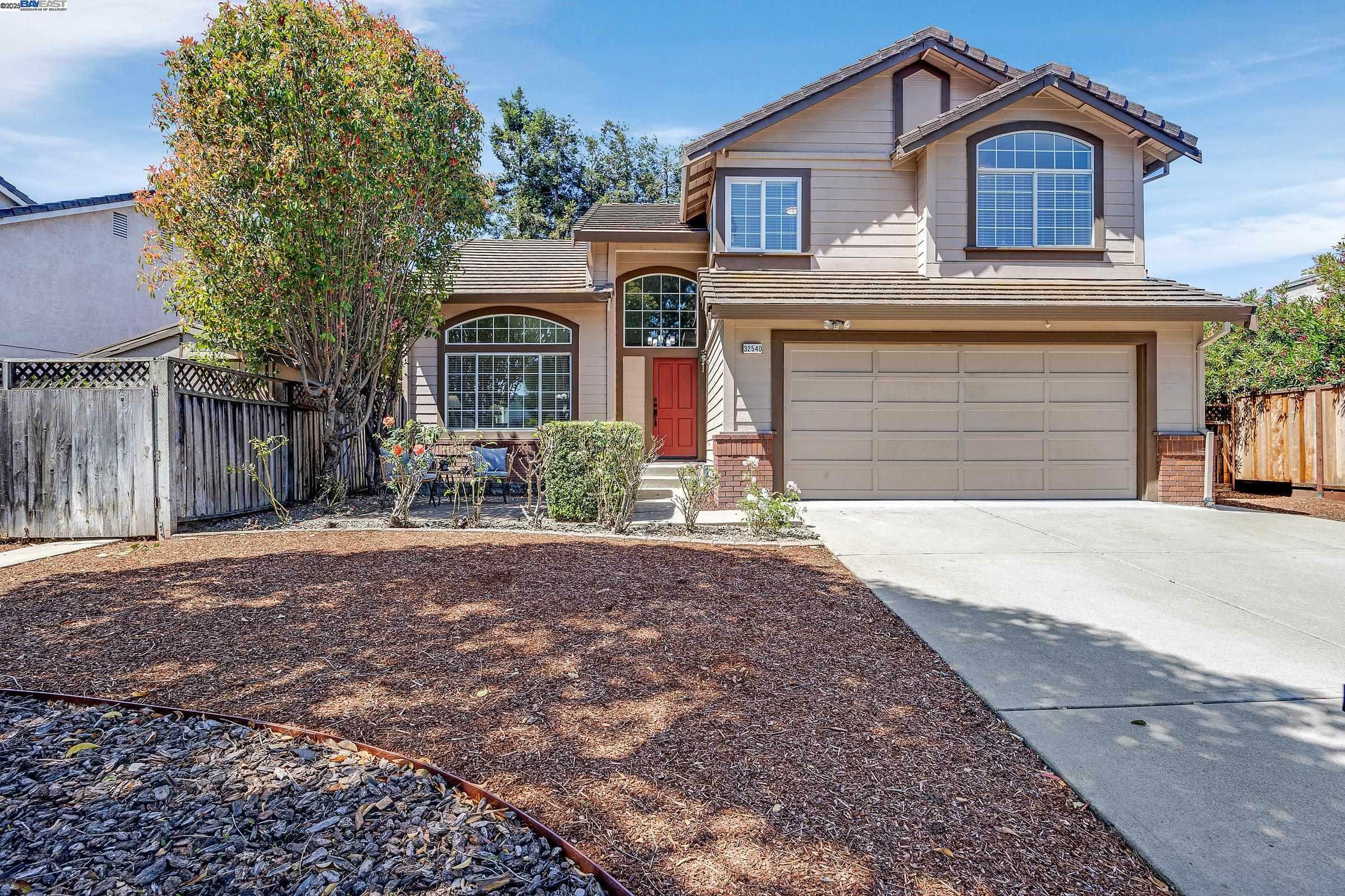 Property Photo: 32540 Cottonwood St CA 94587