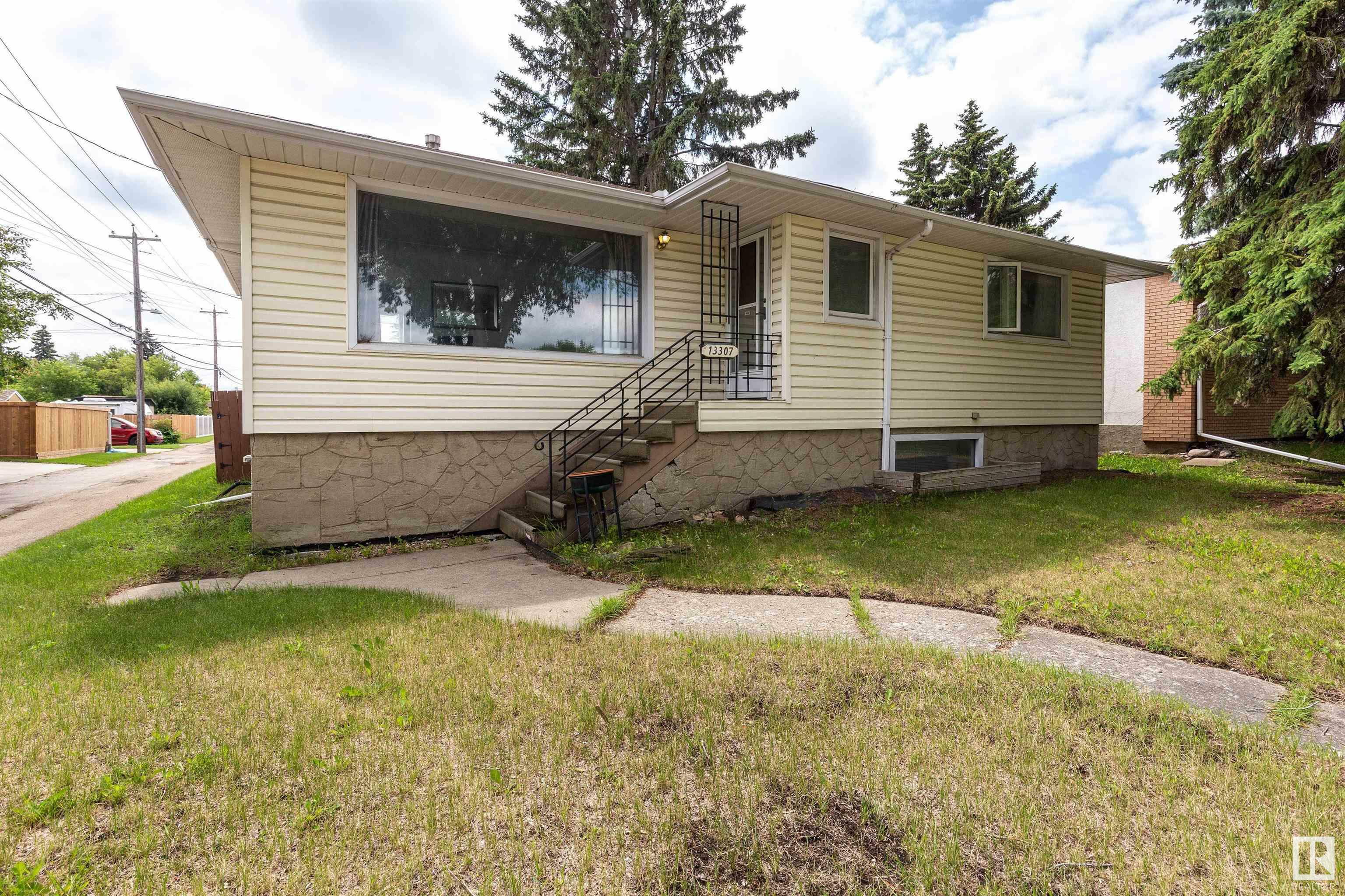 13307 116 Avenue NW  Edmonton AB T5M 3E4 photo