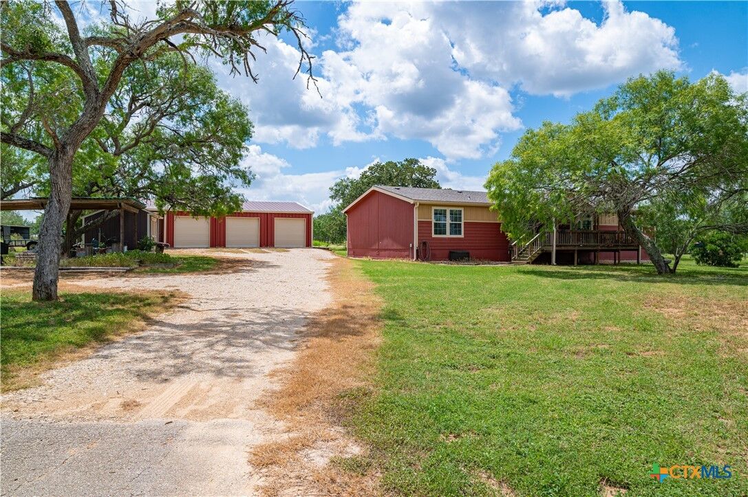 Property Photo:  205 Good Luck Road  TX 78155 