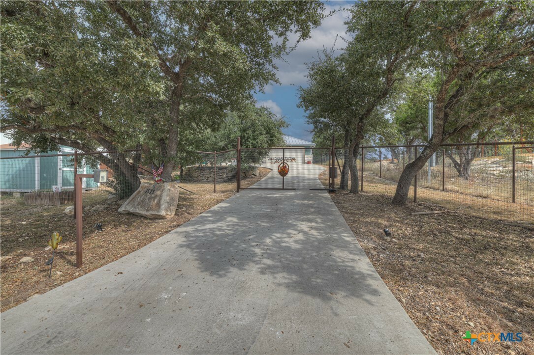 Property Photo: 1575 Cattail TX 78133