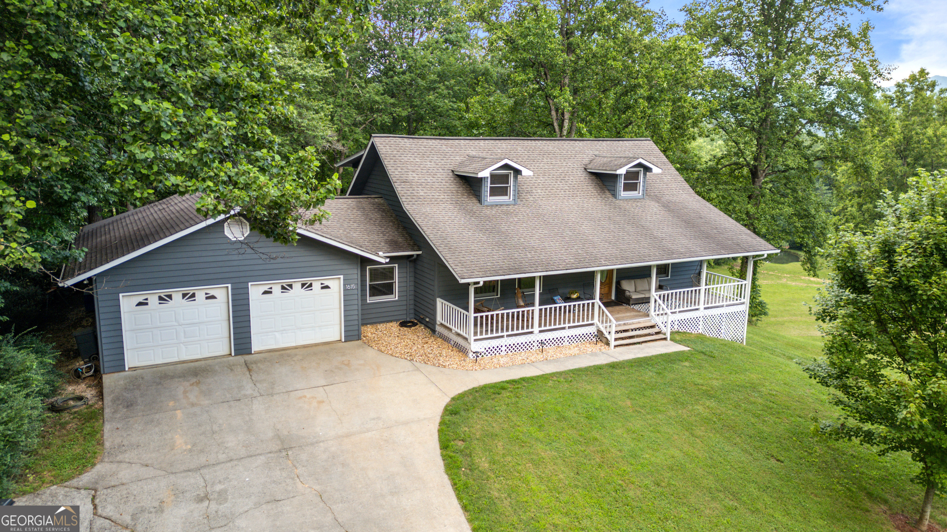 Property Photo: 1615 East Vineyard Rd NC 28904