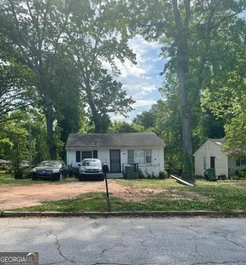 Property Photo: 1762 Hadlock Street Southwest GA 30311