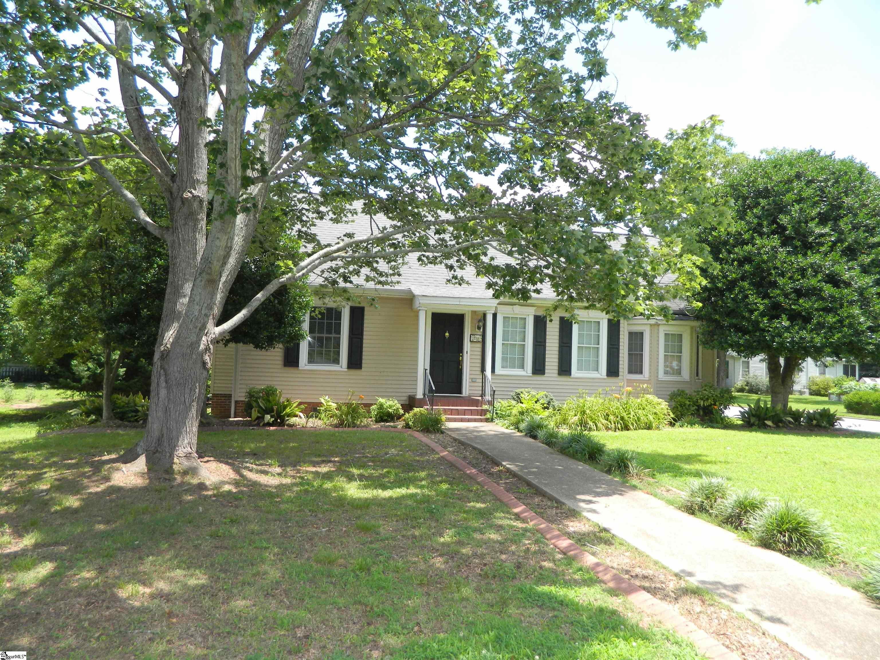 Property Photo: 220 Moultrie Square SC 29621