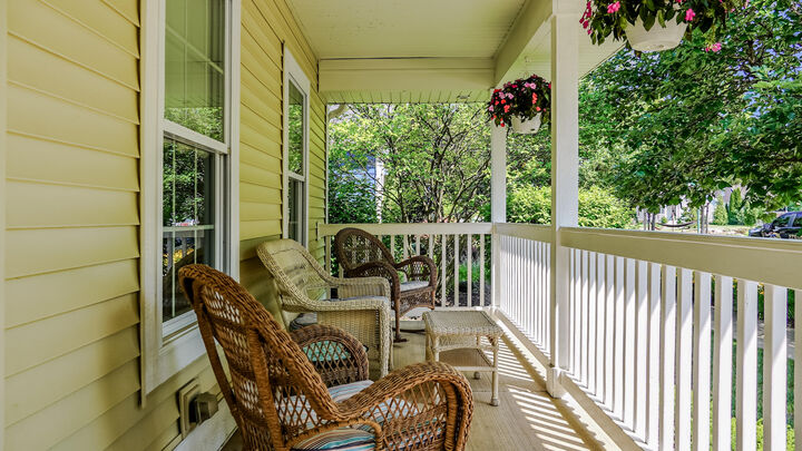 Property Photo:  1162 Chesterfield Avenue  IN 46304 