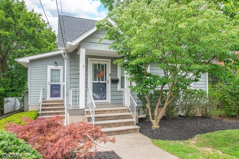 Property Photo:  19 Parkway West  NJ 07006 