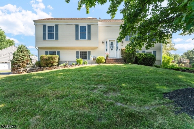 26 Ditmars Cir  Hillsborough Twp. NJ 08844 photo