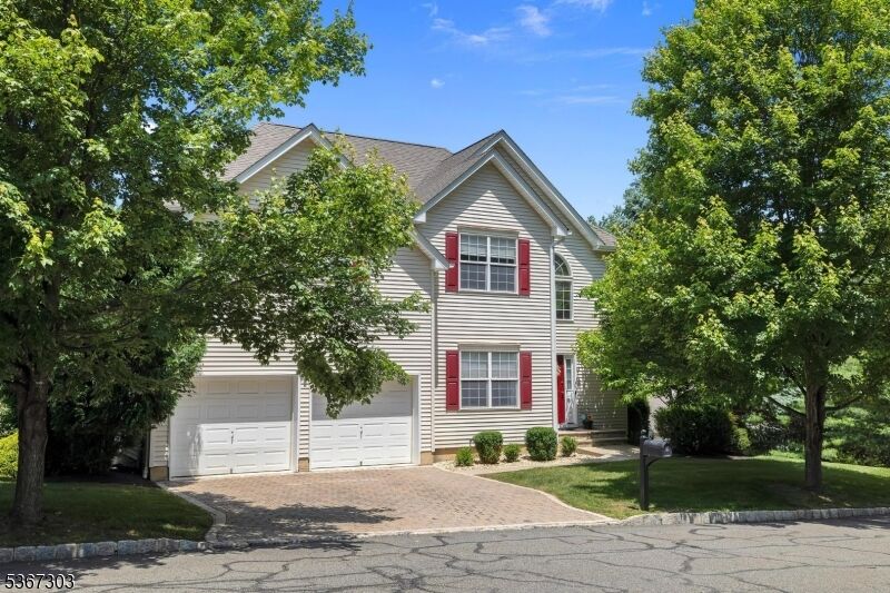 Property Photo:  6 Bowers Dr  NJ 07840 