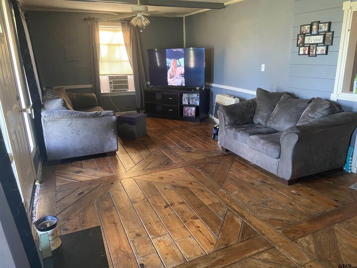 Property Photo:  1670 Shiloh St,  TX 75460 