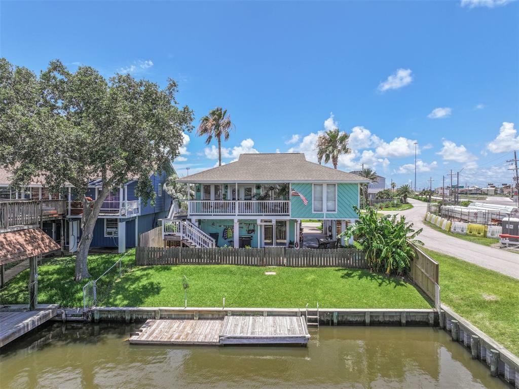 Property Photo: 1 S Skimmer Street TX 77568