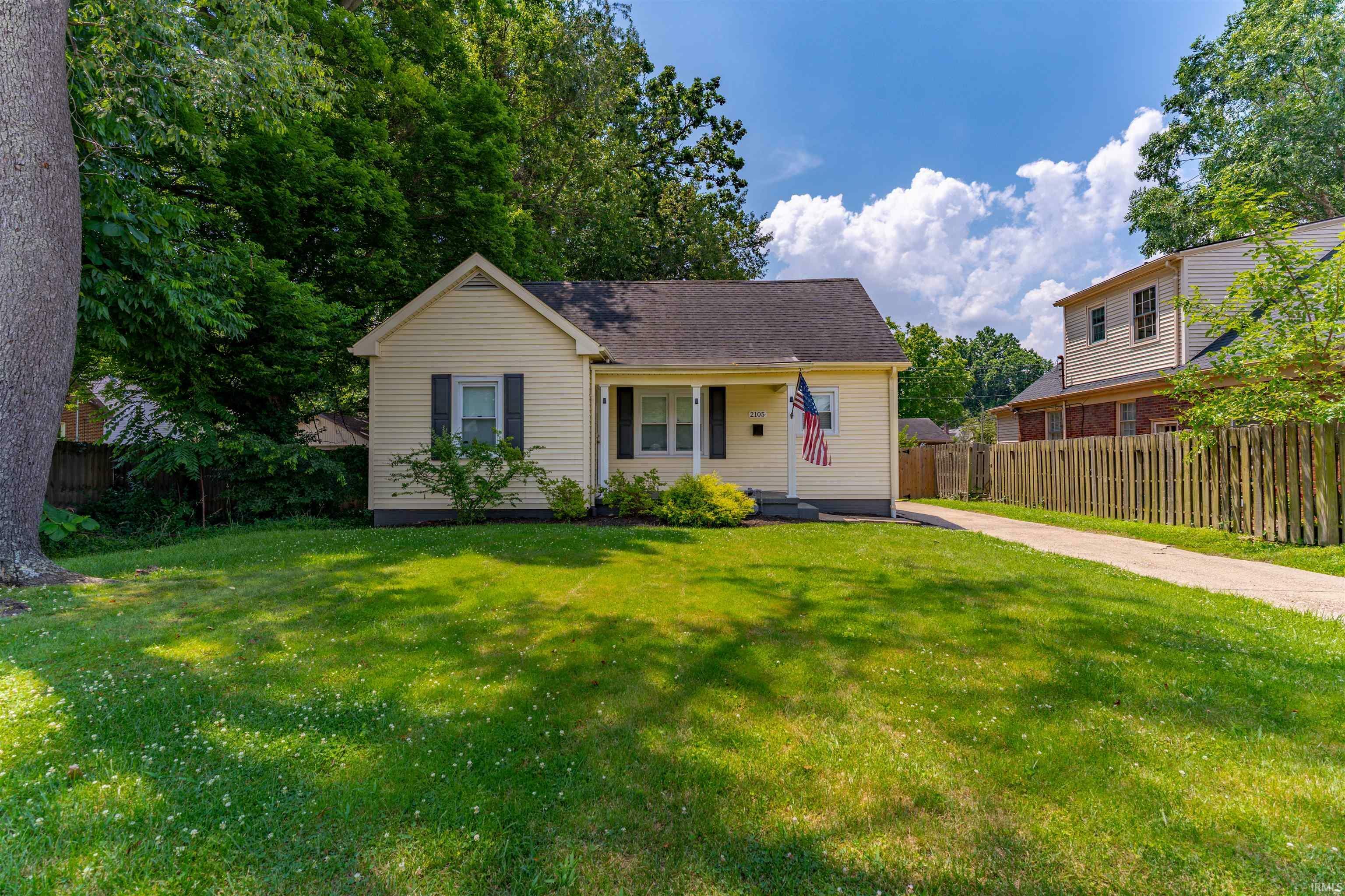 Property Photo: 2105 E Walnut Street IN 47714