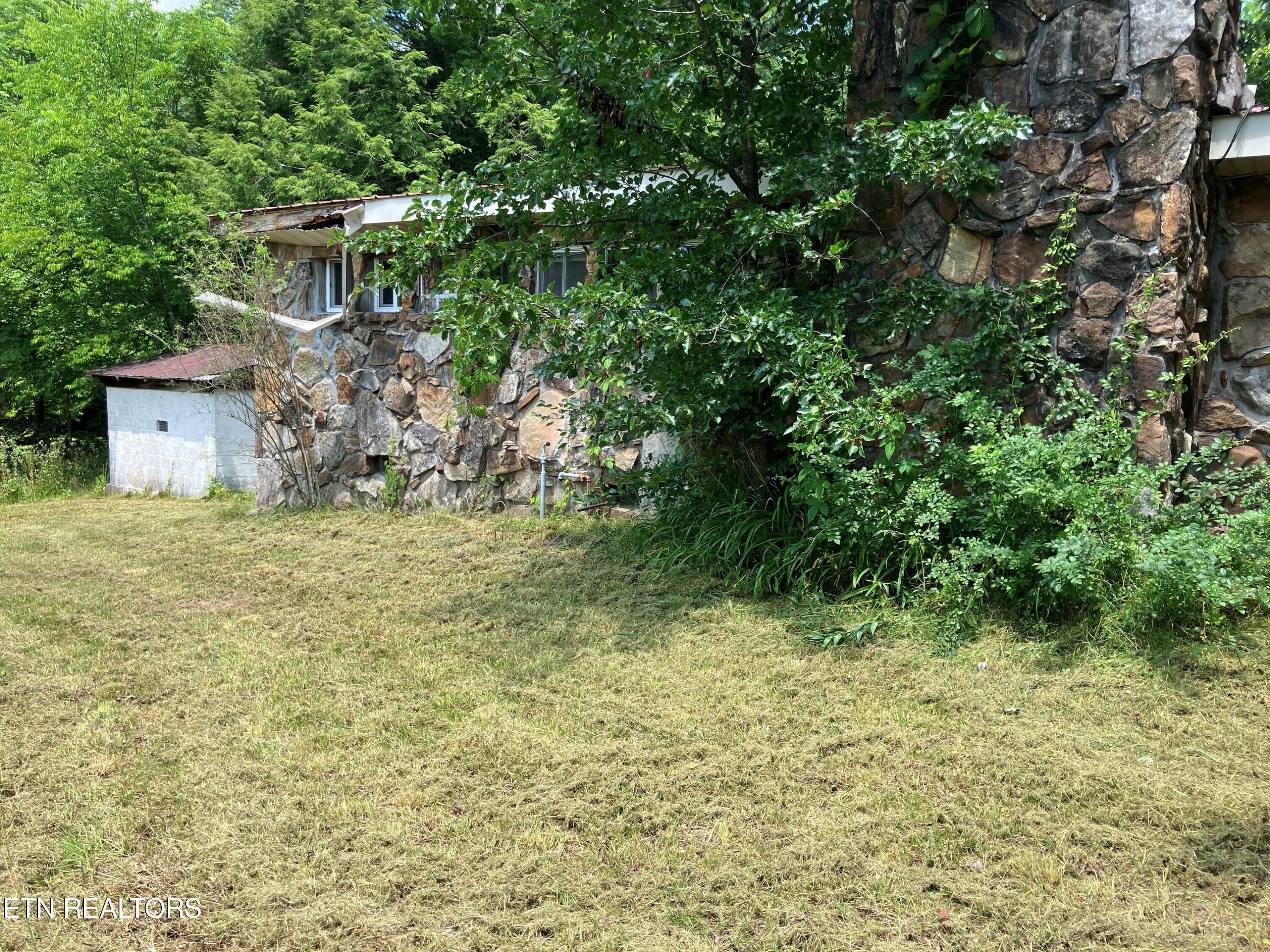 Property Photo: 1610 Pow Camp Rd TN 38572