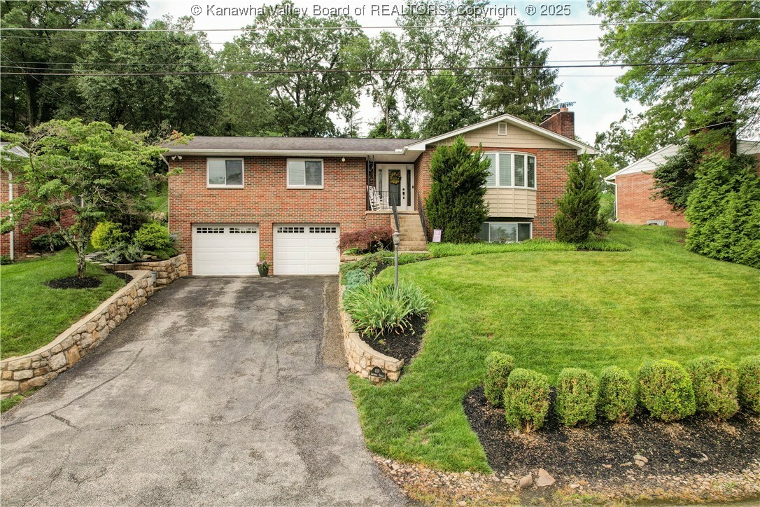 Property Photo: 409 Sheridan Circle WV 25314