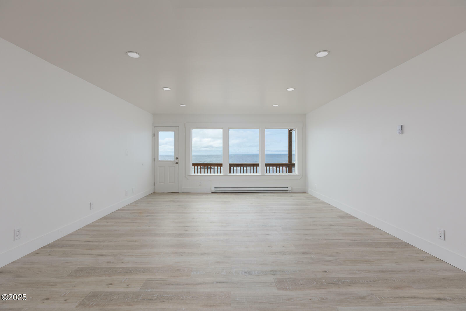 Property Photo: 3929 NW Jetty Avenue 1 OR 97367