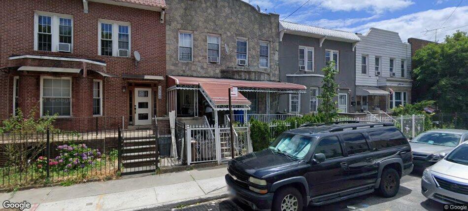 Property Photo: 2748 Holland Avenue NY 10467