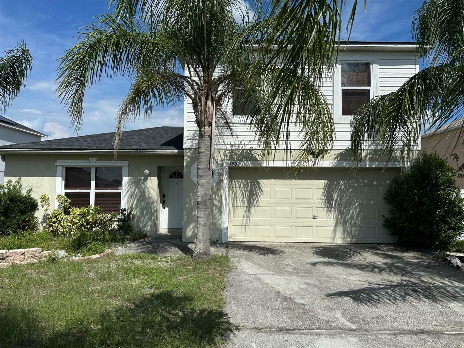 Property Photo: 1909 Lakeview Place FL 34759